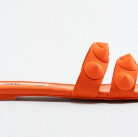 NEW ZARA WOMAN FLAT LEATHER WITH RUBBER STUDS ORANGE SANDALS SZ 10 - Picture 3 of 3